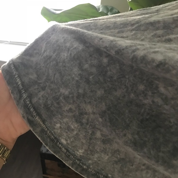 Comfortable Gray T - Picture 3 of 4